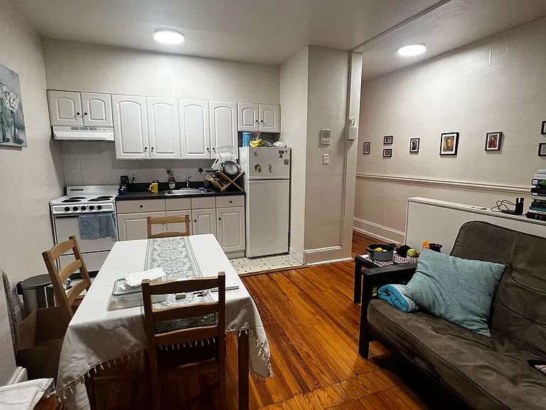 2046 Locust St #4F — Photo 3