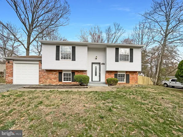 12702 Applecross Dr, Clinton, MD 20735