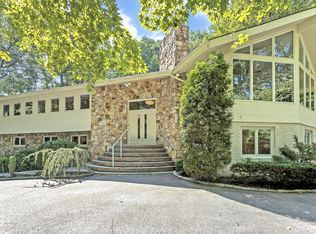 7 Southeast Rd, Sands Point, NY 11050