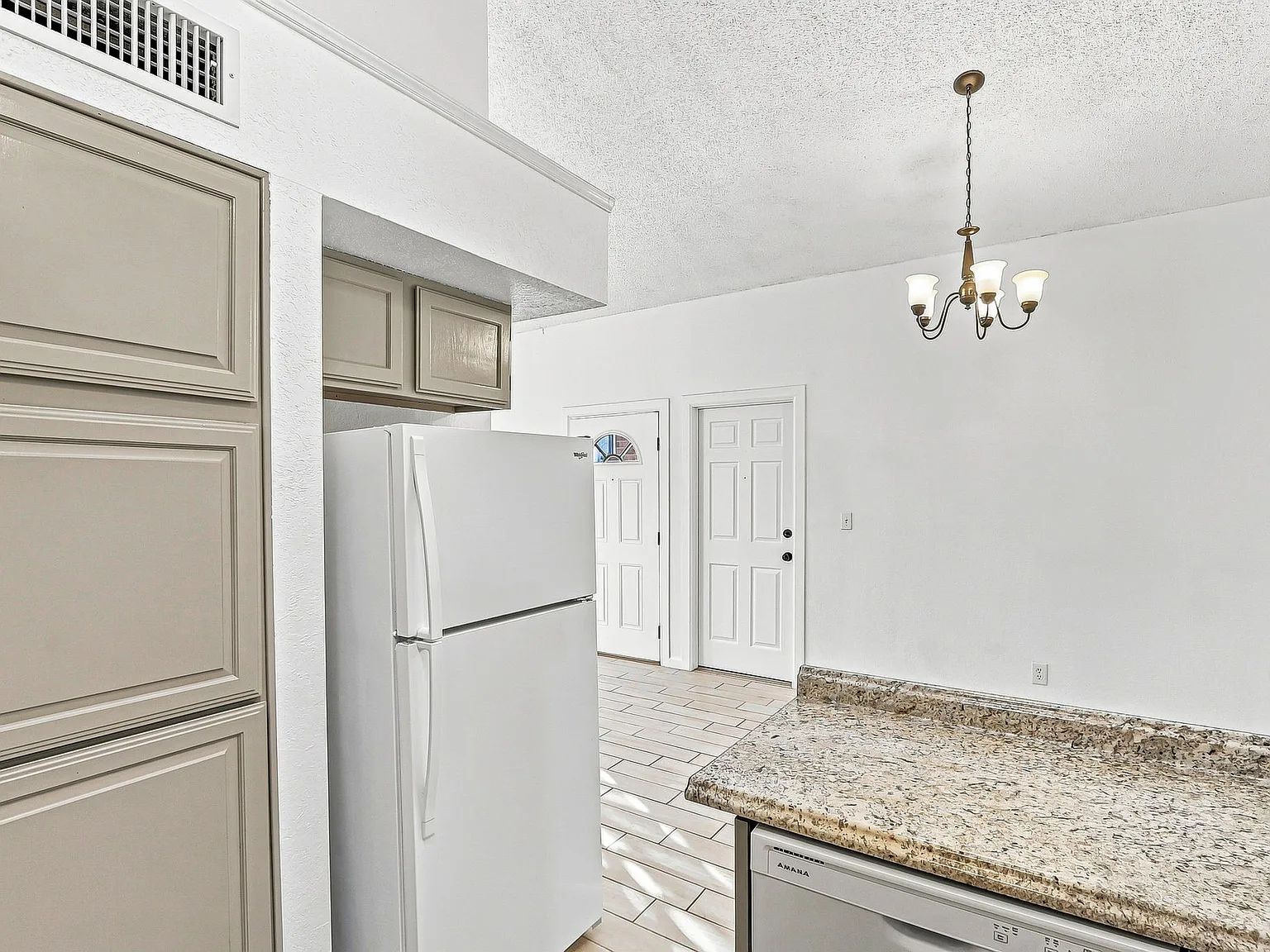 204 Cutlass Drive — Photo 1