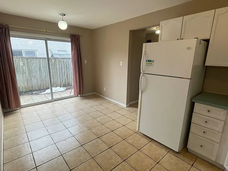 82 Sanford St #B — Photo 8