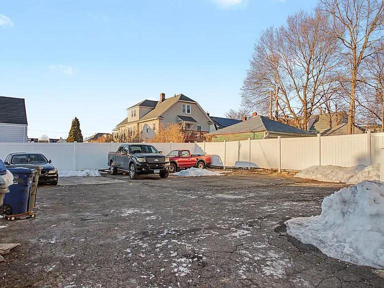 1872 North Ave #3 — Photo 5