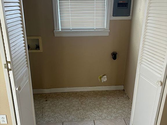 4th image of 1827 Wallace St