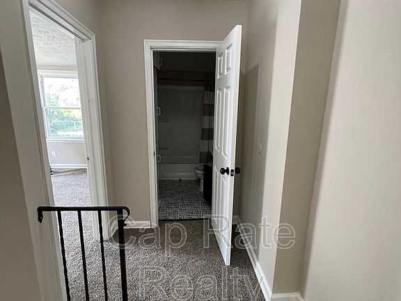 4th image of 59 N Waverly St