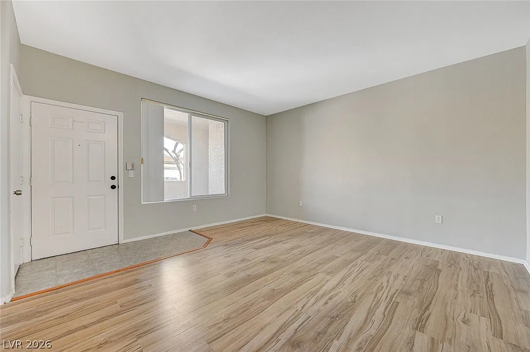 1401 N Michael Way — Photo 3