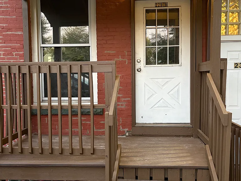 229 1/2 2nd St NW #B — Photo 4