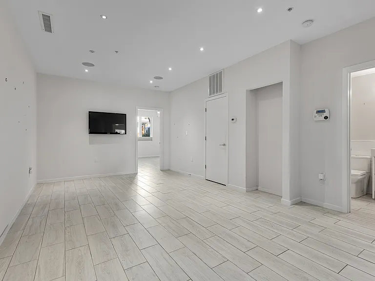 756 Park Rd NW #1 — Photo 8