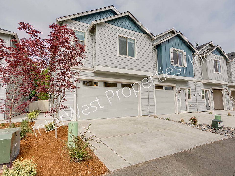 1st image of 10402 NE 61st Cir