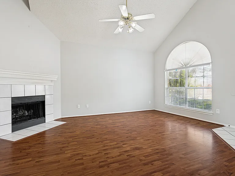 6722 Conestoga Dr — Photo 4