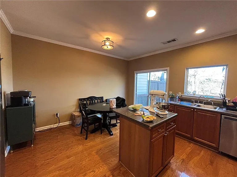 1161 Liberty Pkwy NW — Photo 8