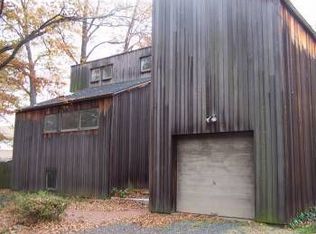 131 Lakeside Dr N, Piscataway, NJ