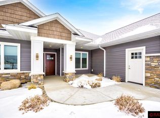 228 Dancing Waters Cir, Mankato, MN 56001