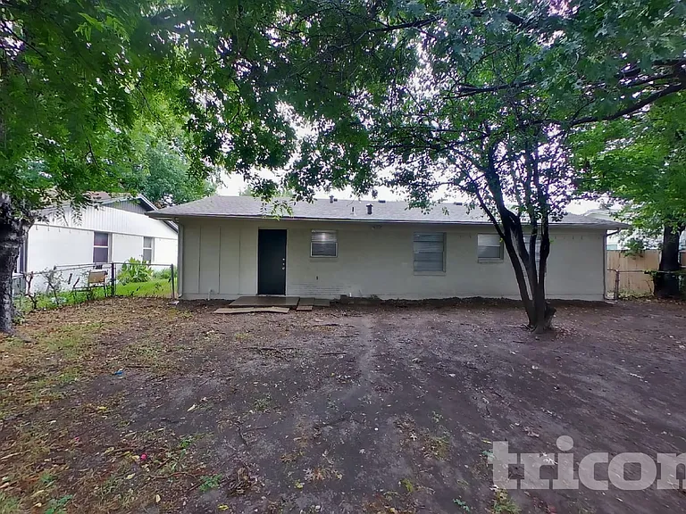 3221 Edgebrook Dr — Photo 15