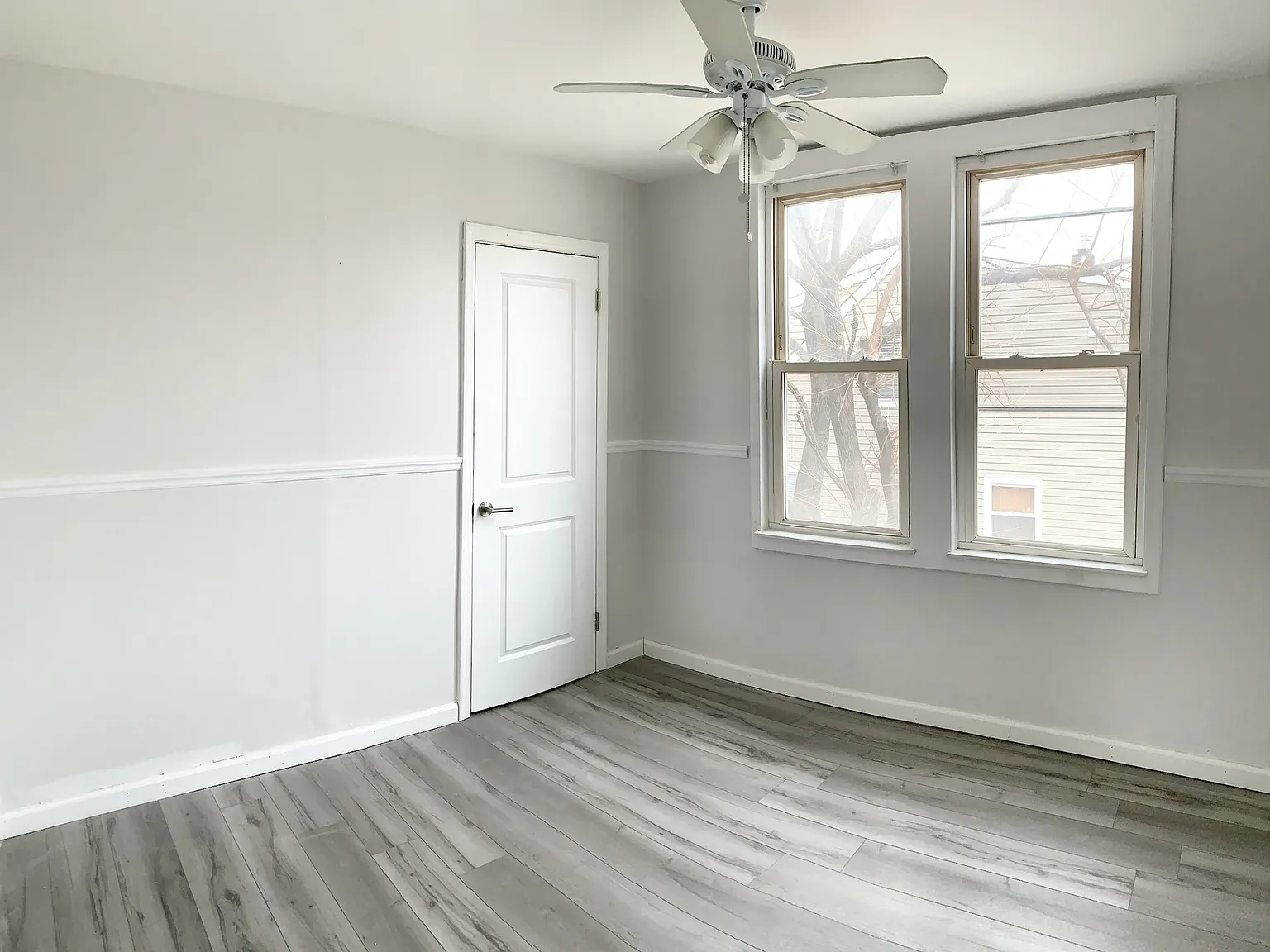 100 Dewey St — Photo 4