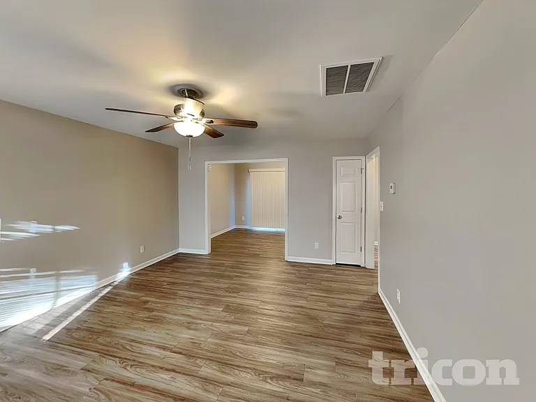 1134 Maria Christina Ln — Photo 2