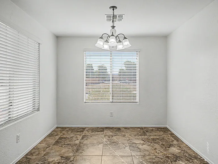 6918 S 46th Ln — Photo 7