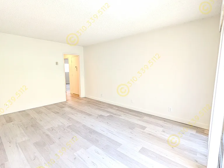 11852 Rochester Ave #8 — Photo 15