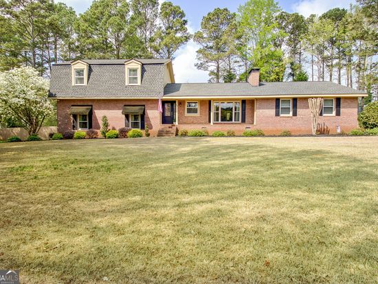 44 Camellia Cir, Newnan, GA 30263