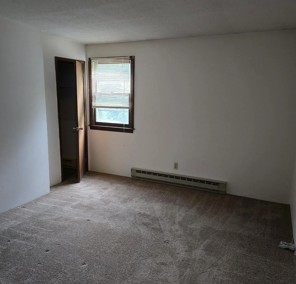 2 bed, $1,400 — Photo 4