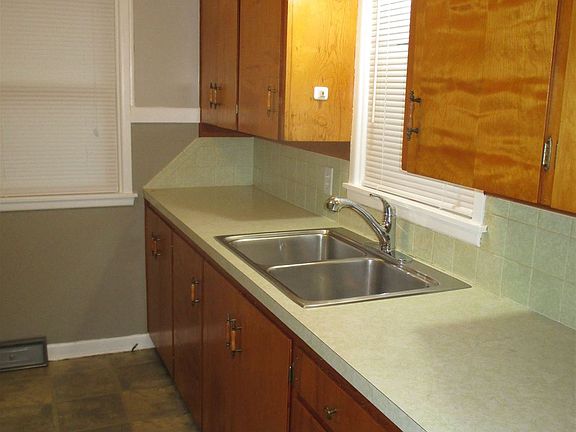 4. 3426 S Washington, Kitchen (1)