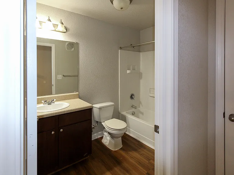 Sizemore Creek Apartments — Photo 14