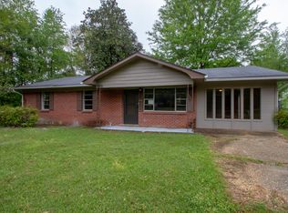 1009 Montgomery Cir, Hattiesburg, MS 39401