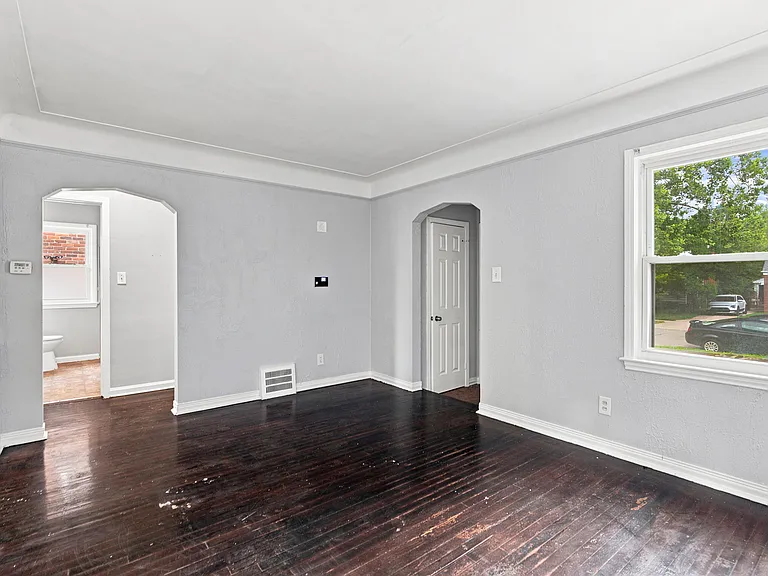 10462 Duprey St — Photo 7