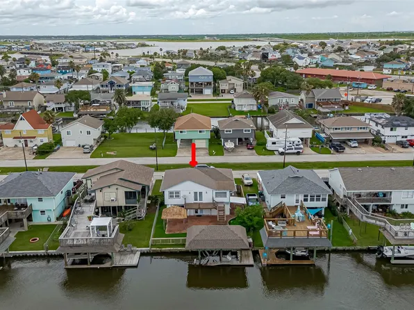 228 Barracuda St, Bayou Vista, TX 77563