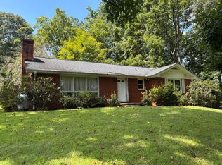 33 Forest Ridge Dr, Asheville, NC 28806