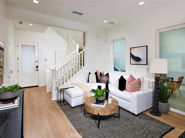 4450 S Fairmount Paseo, Ontario, CA 91762