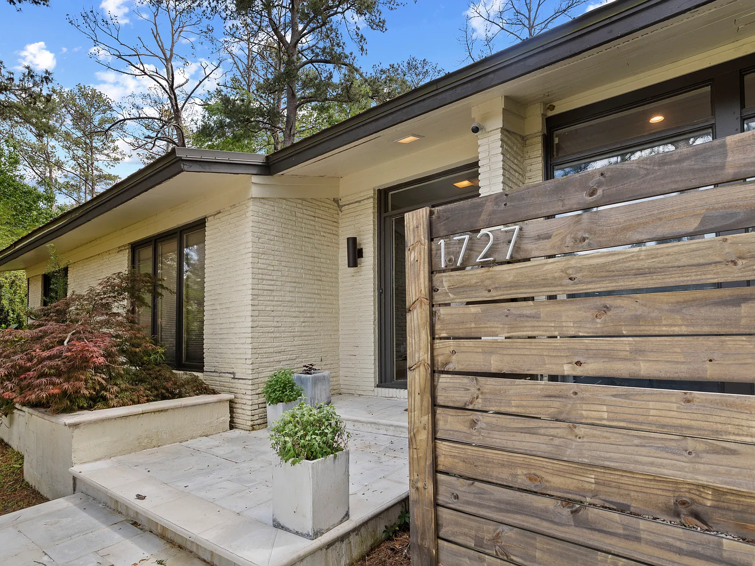 3 bed, 2250 sqft, $4,500 — Photo 3