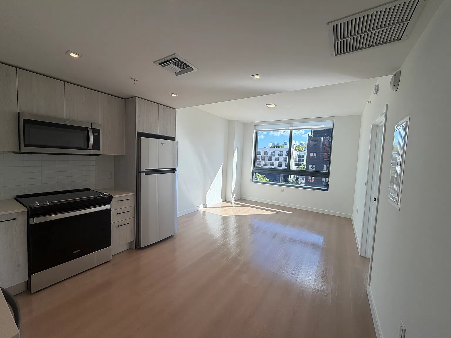 1 bed, 589 sqft, $2,199 — Photo 4