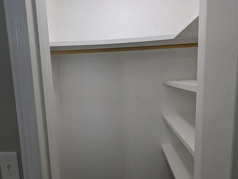 802 Ash Ct — Photo 8