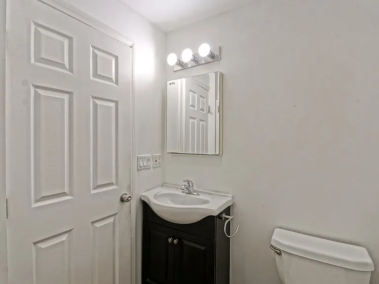 4541 W 172nd St #2 — Photo 13