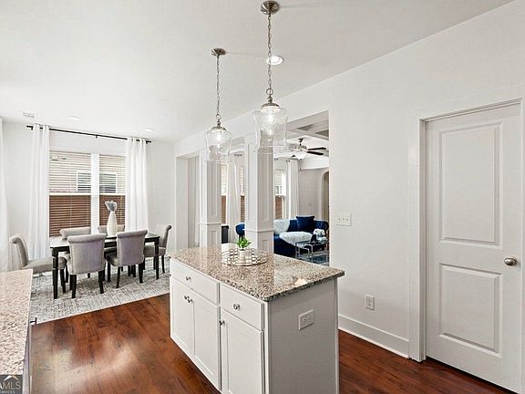 5th image of 7651 Squire Ct