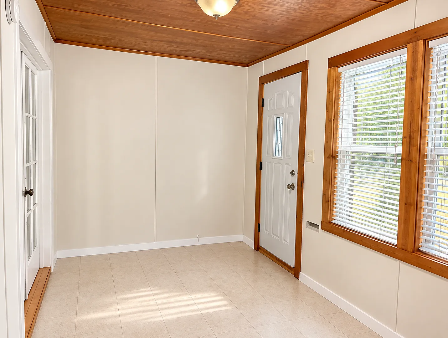 Adorable 3-Bedroom Home for Rent! — Photo 2