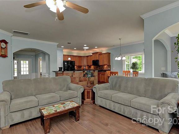 5th image of 10567 Bethpage Dr