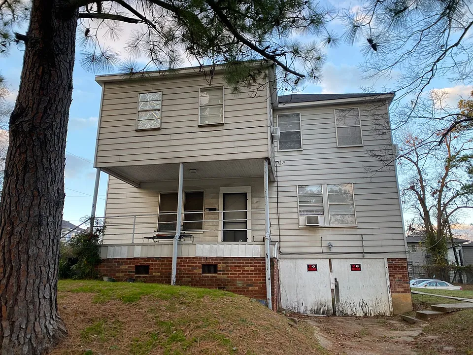 264 E Wyandotte St