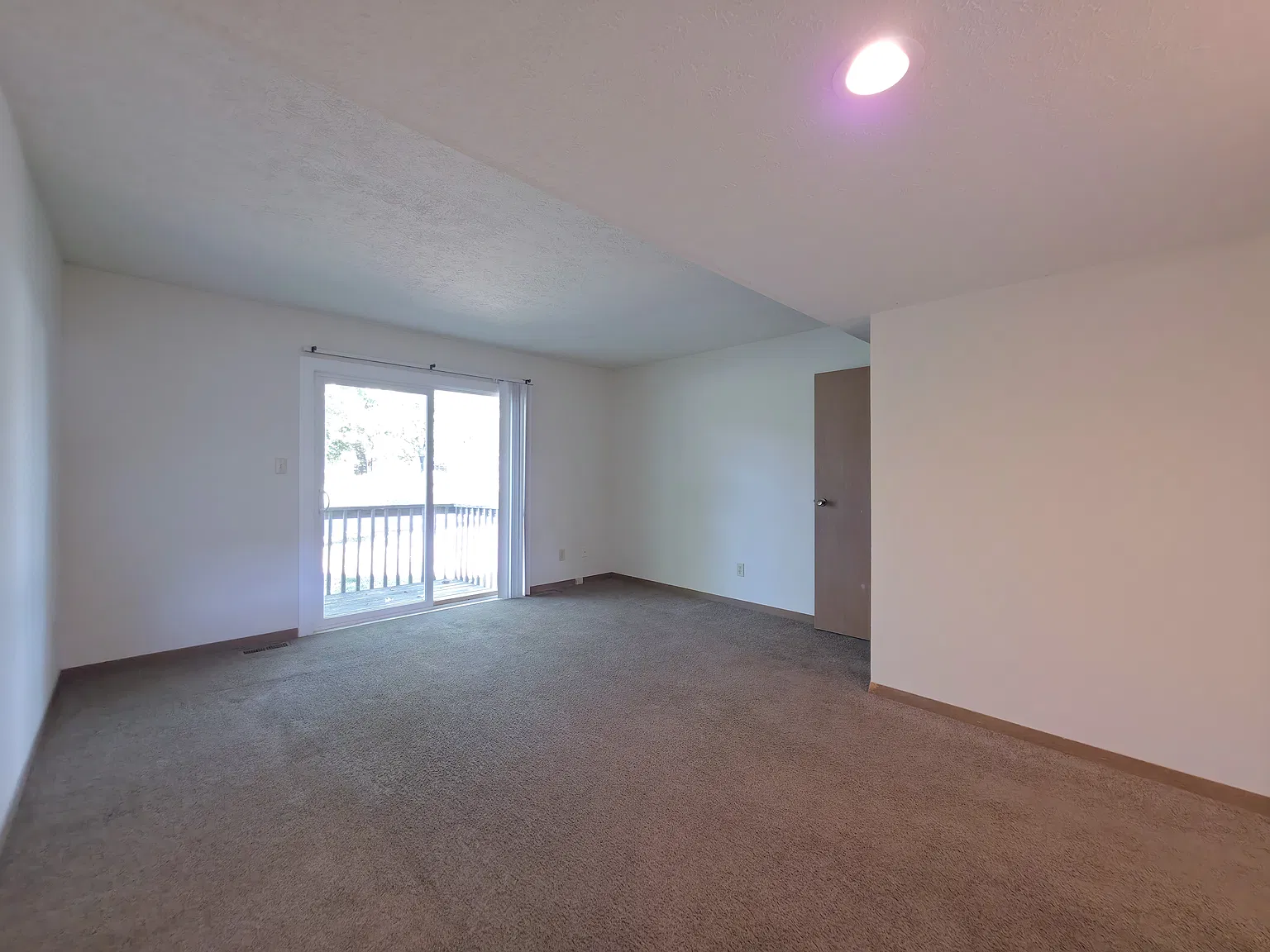 2 bed, 1.5 bath, 1395 sqft, $1,200 — Photo 3