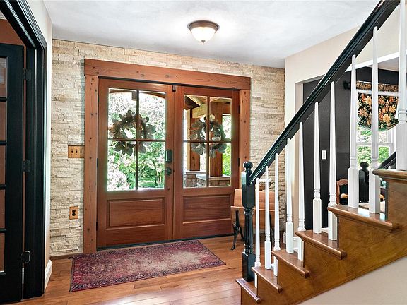 5th image of 1502 Stonebrooke Dr