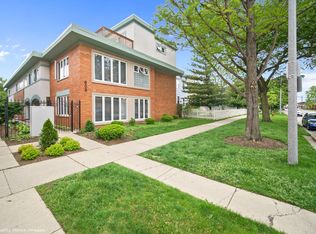 609 South Blvd APT B, Oak Park, IL 60302