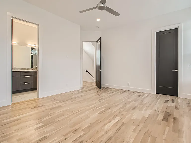 411 Serenity Ln — Photo 16