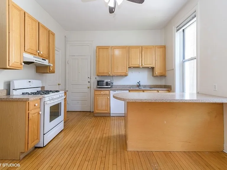 1939 W Thomas St #2R — Photo 4