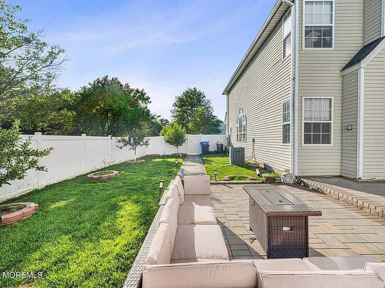 41 Tall Oaks Ct — Photo 51