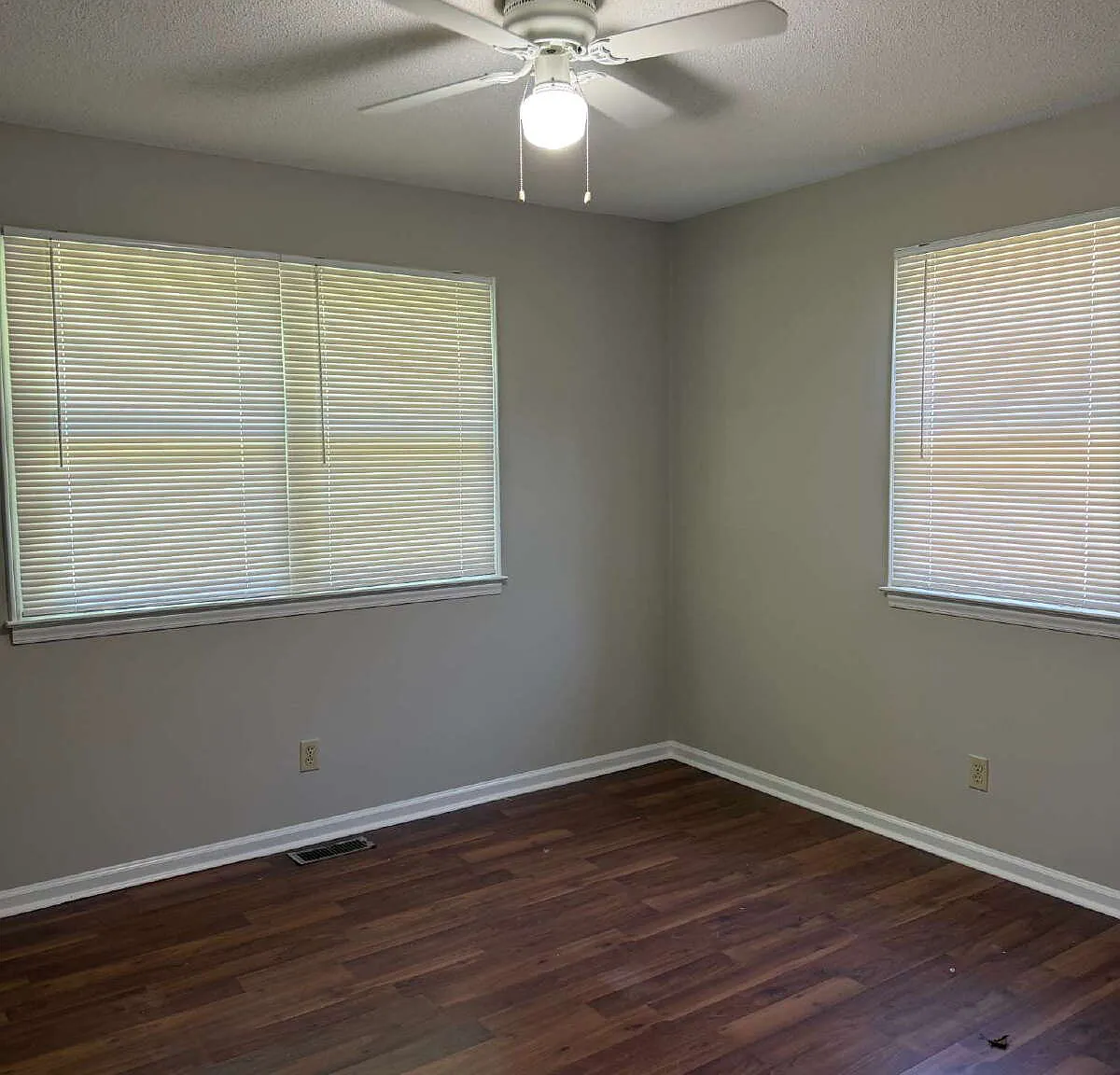 3 bed, 2.0 bath, 1261 sqft, $1,475 — Photo 3