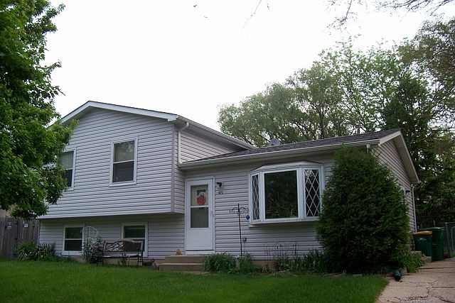 1st image of 471 Birchwood Dr