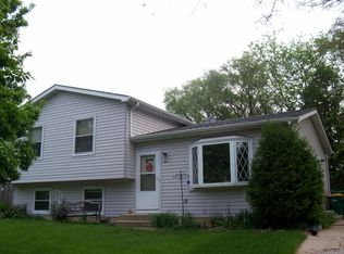 471 Birchwood Dr, Antioch, IL 60002