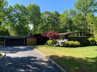 340 Briar Brae Rd, Stamford, CT 06903