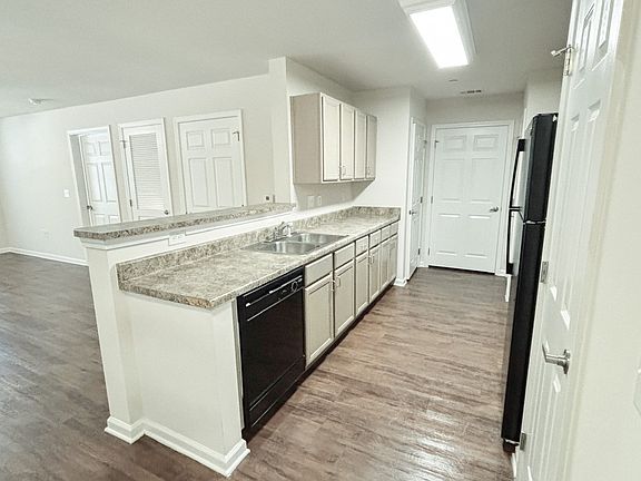 3rd image of 31 Brookside Cir #218