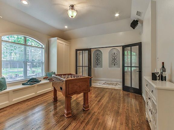 5th image of 23442 Hillcrest Dr